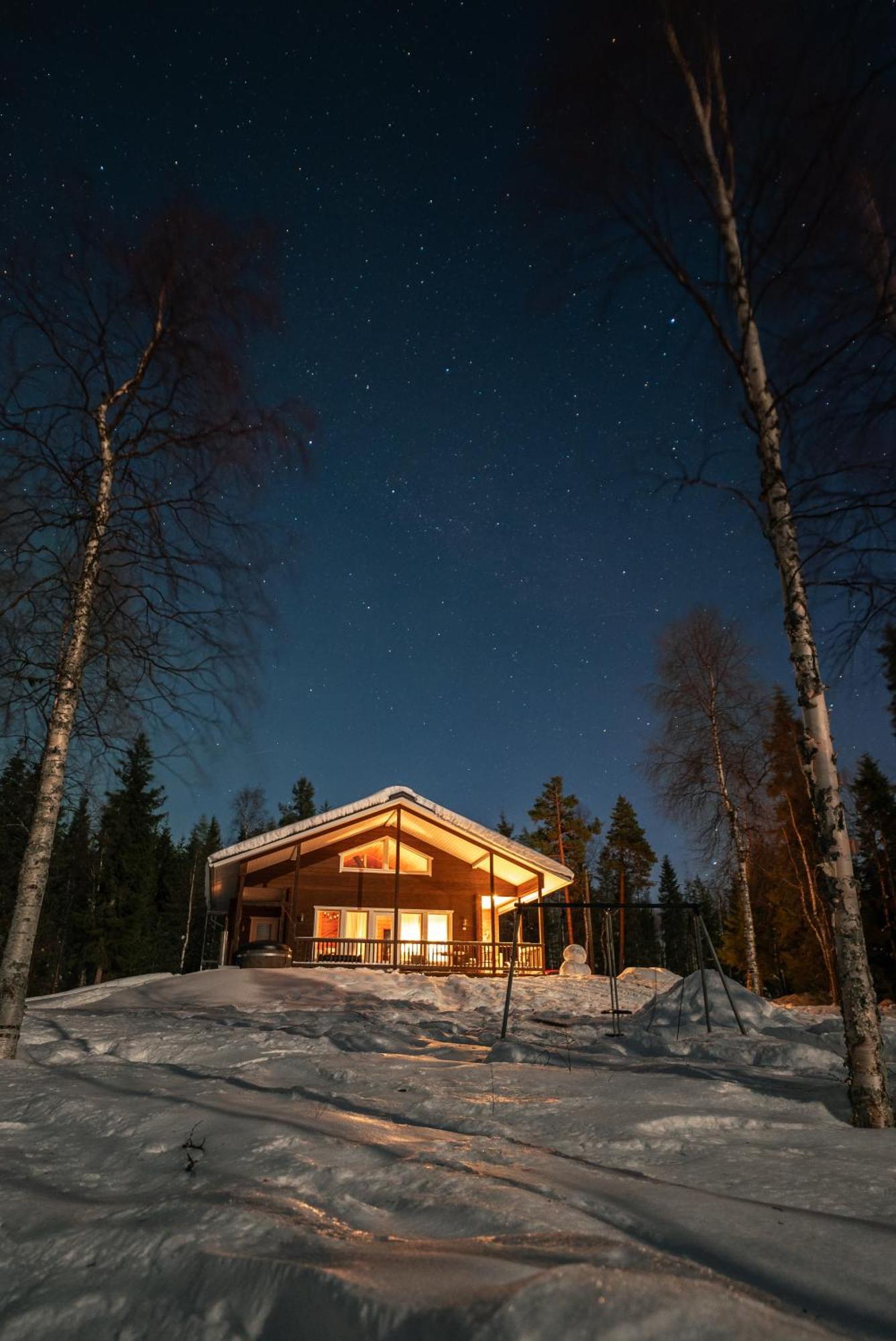 Napapiirin Jaervilomat Hotel Luukonniemi ภายนอก รูปภาพ