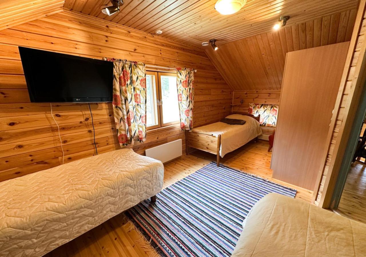 Napapiirin Jaervilomat Hotel Luukonniemi ภายนอก รูปภาพ