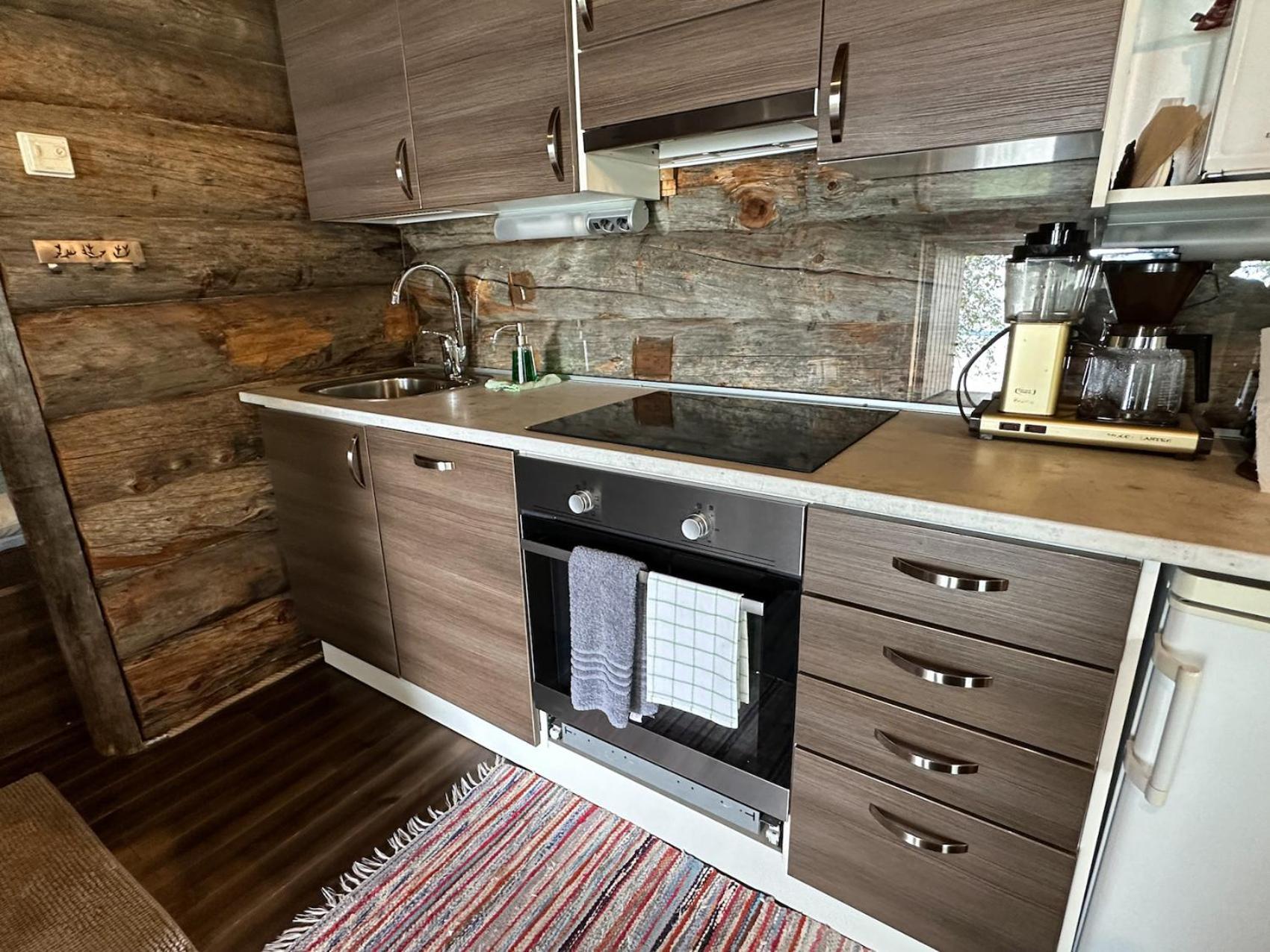 Napapiirin Jaervilomat Hotel Luukonniemi ภายนอก รูปภาพ